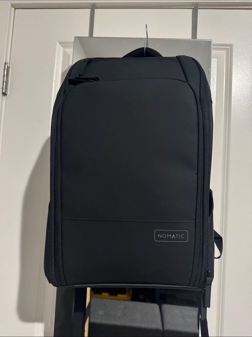 Nomatic Black Men's Travel Backpack – Sleek Everyday Carry